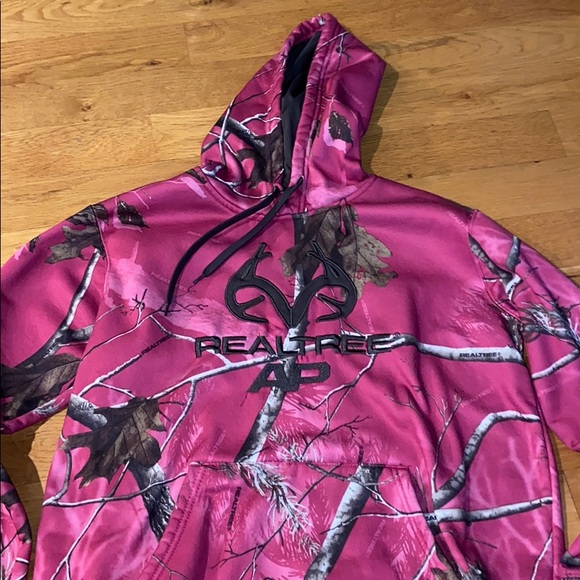 Realtree Tops - RealTree Sweatshirt